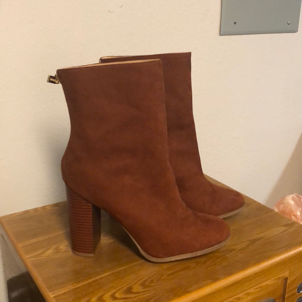Express brown suede boots